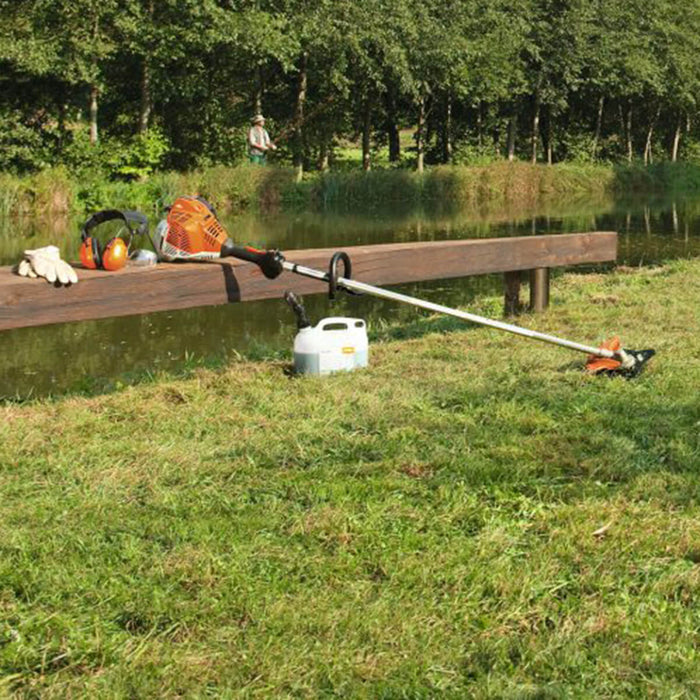 STIHL FS 70 0.9 kW Power 1.2 bhp 94 dB(A) Petrol Brushcutter 4144 200 0229