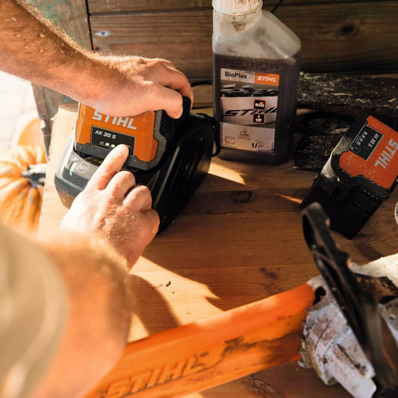 STIHL AK20-KIT2 36V 4.0Ah Li-ion Cordless Battery & Charger Start Pack 45202000001