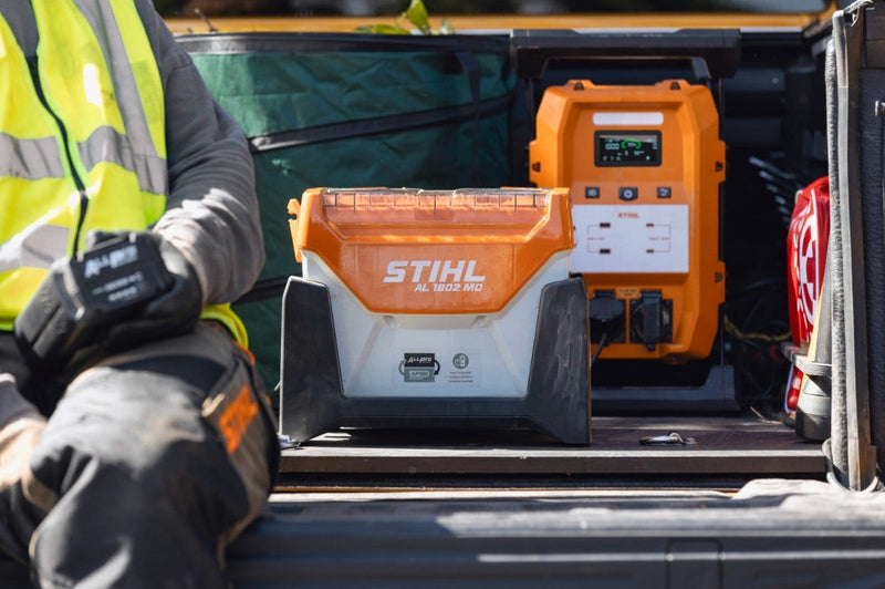 STIHL AL1802MO Battery Charger ALLPRO Batteries - High-Speed Charger EA104305505