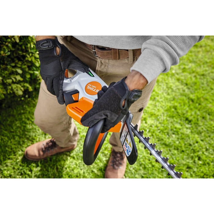 STIHL HSA 40 50cm/20" kit Supplied With AL 1 Charger & 2x AS 2 Batteries HA08 011 3533