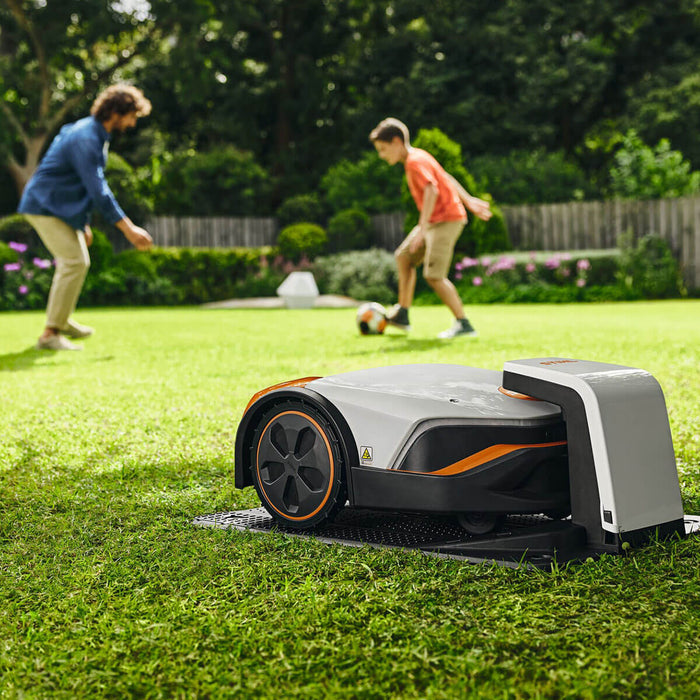 STIHL iMOW® 5 Full Automatically Robotic Mower for Medium-sized Lawn IA01 011 1405
