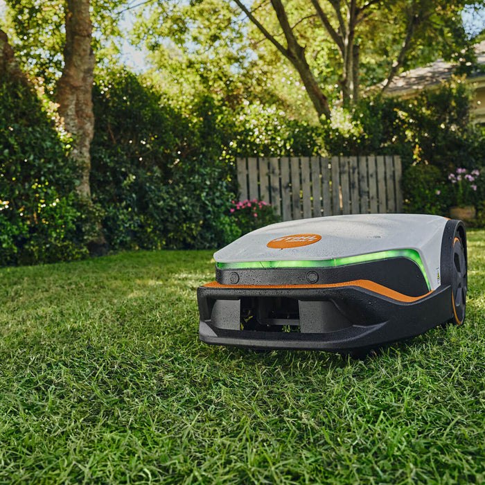 STIHL iMOW® 5 Full Automatically Robotic Mower for Medium-sized Lawn IA01 011 1405