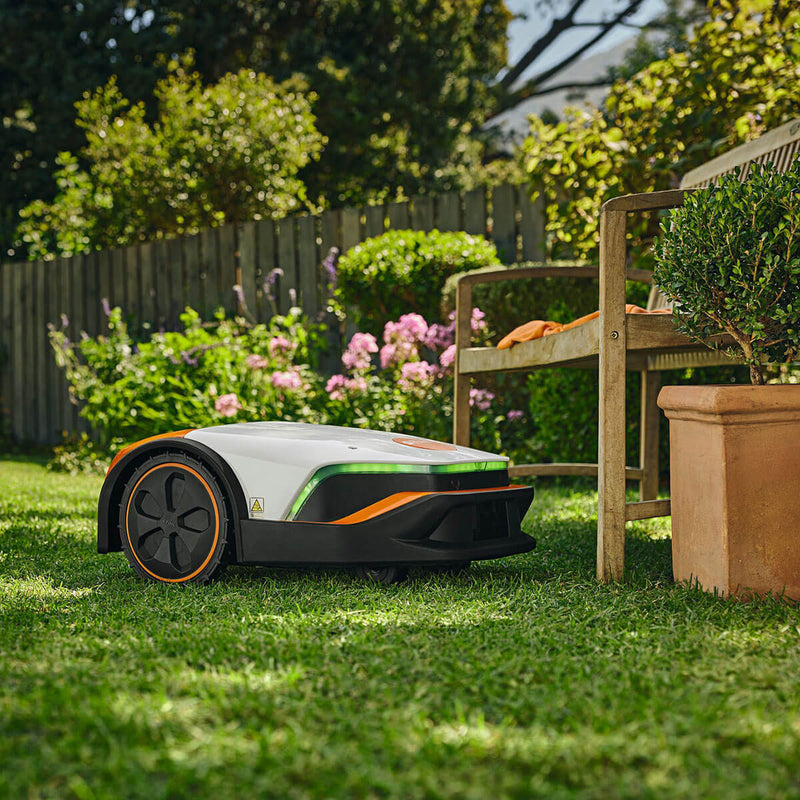 STIHL imow® 7 Robotic Mower for Automatic Lawn Care IA01 011 1465