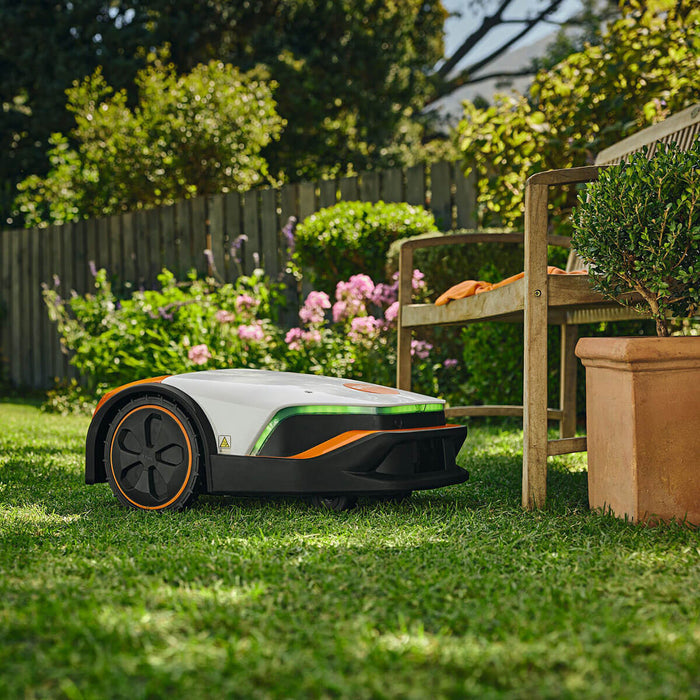 STIHL imow® 7 Robotic Mower for Automatic Lawn Care IA01 011 1465