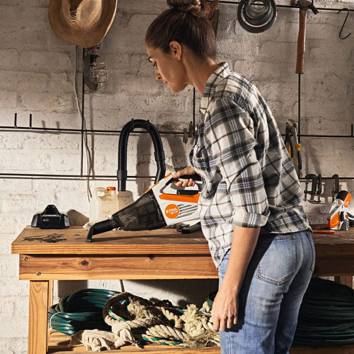 STIHL SEA 20 kit Supplied with AS 2 Battery and AL 1 Charger Battery Handheld Vacuum Kit SA03 011 7314