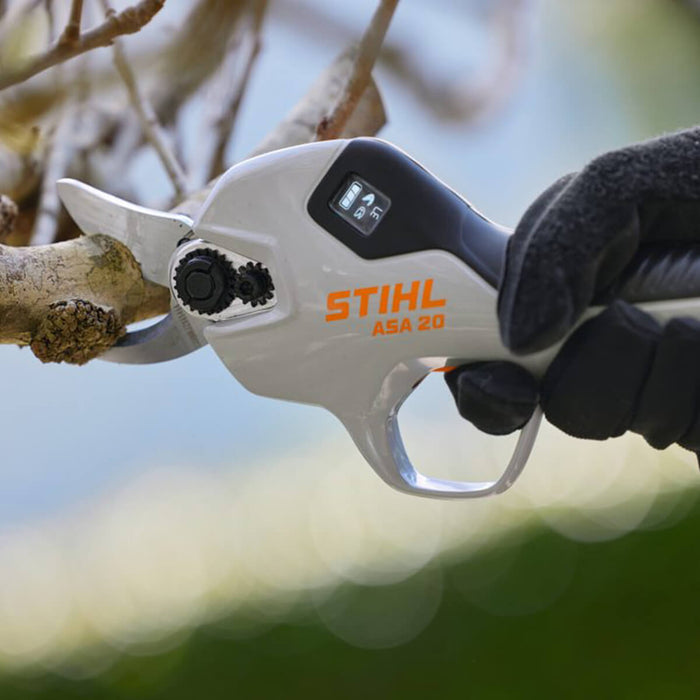 STIHL ASA 20 Kit Supplied With AS 2 Battery, AL 1 Charger & Scabbard Battery Secateurs VA05 011 6213